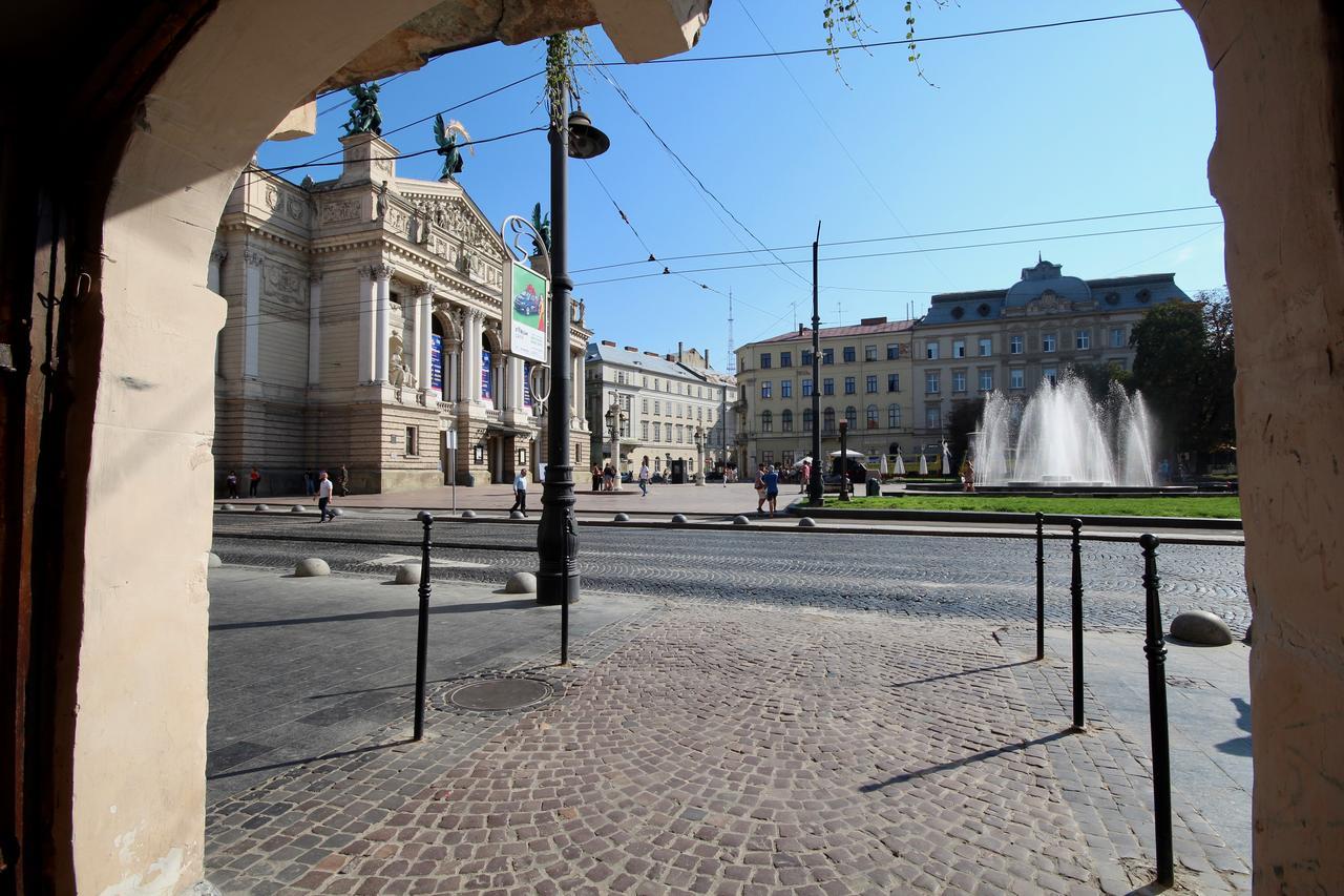 Romantik Luxsovsky Svobode 39 Vivaldi Four Seasons Suitte Daire Lviv Dış mekan fotoğraf