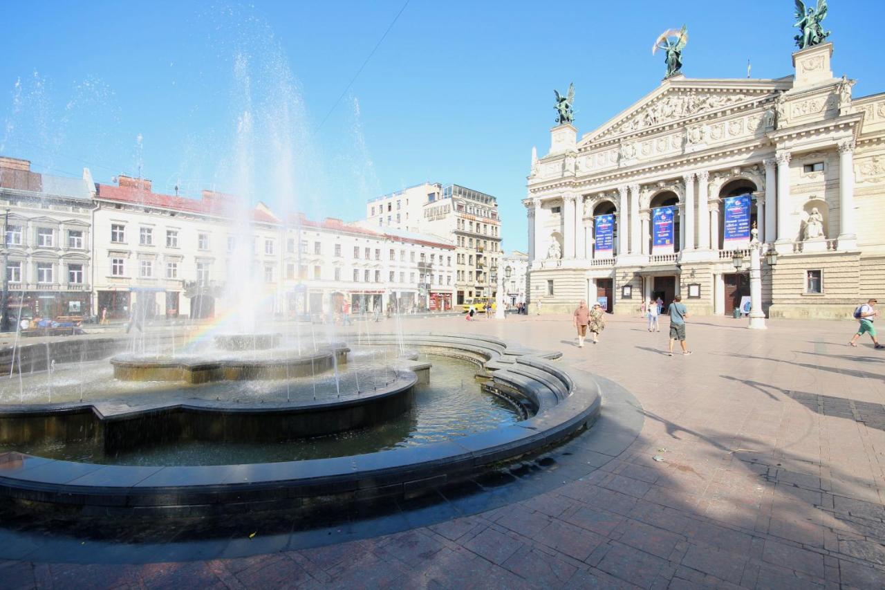 Romantik Luxsovsky Svobode 39 Vivaldi Four Seasons Suitte Daire Lviv Dış mekan fotoğraf