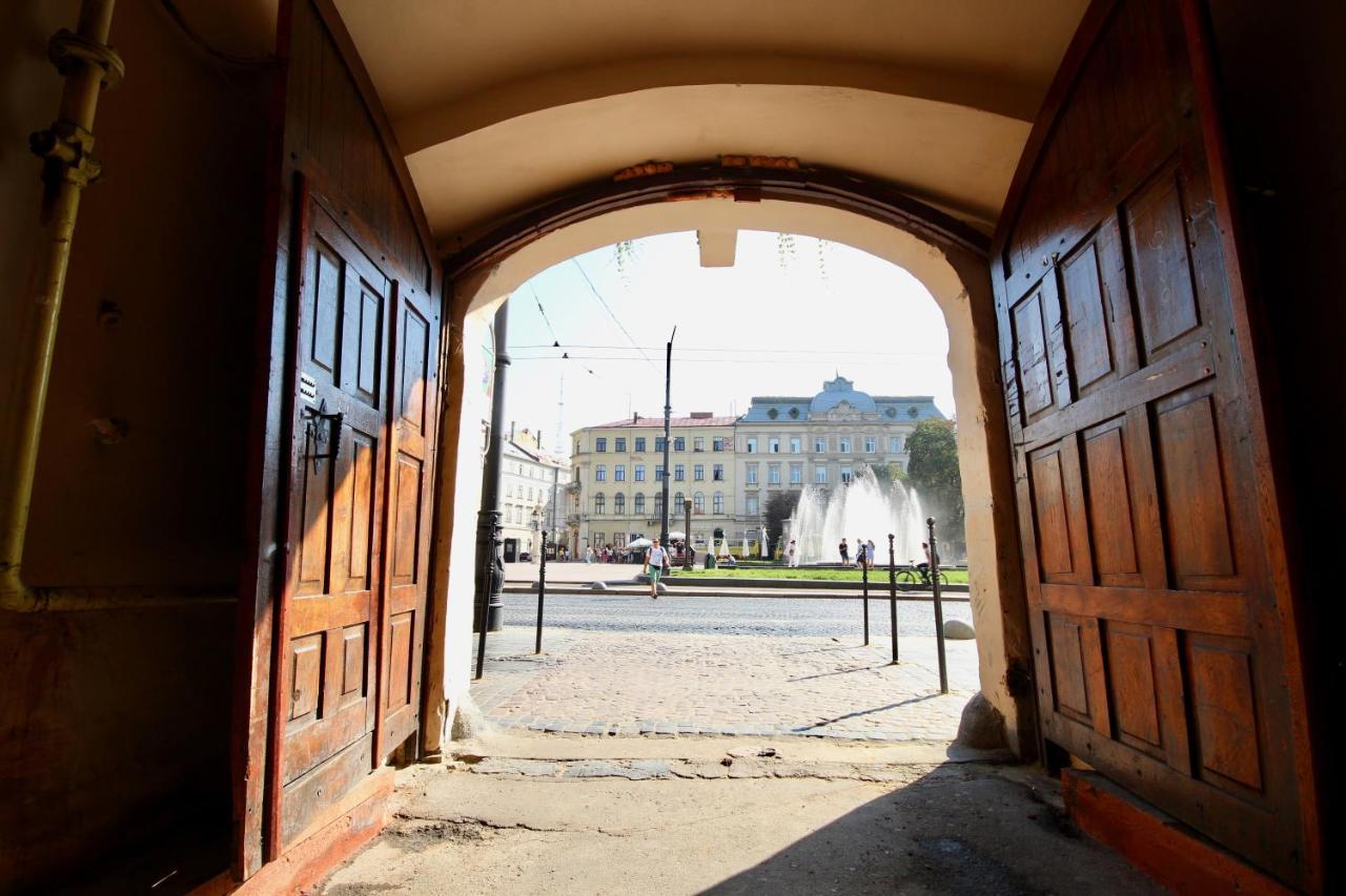 Romantik Luxsovsky Svobode 39 Vivaldi Four Seasons Suitte Daire Lviv Dış mekan fotoğraf